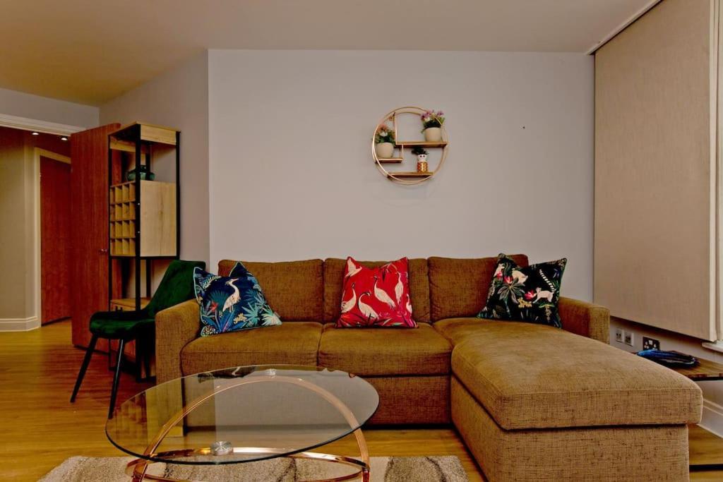 Apartment Stylish 2bed Riverside With A Balcony